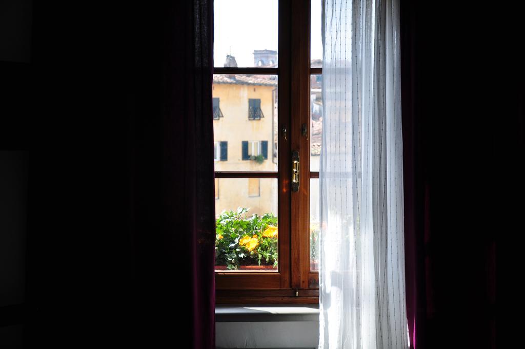 At Home Bed And Breakfast Lucca Exterior photo