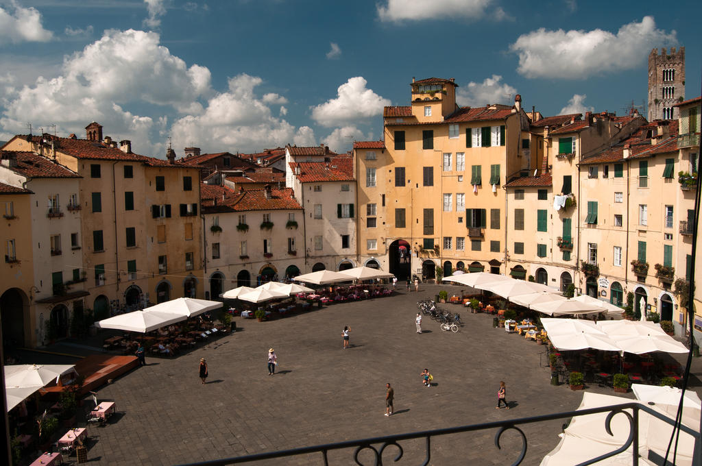 At Home Bed And Breakfast Lucca Exterior photo