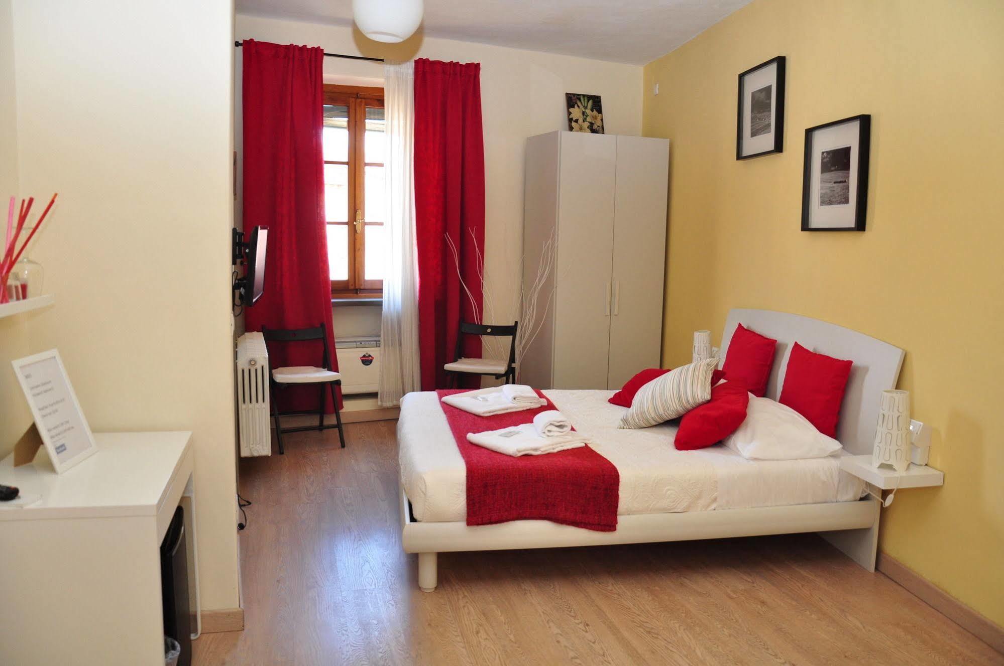 At Home Bed And Breakfast Lucca Exterior photo
