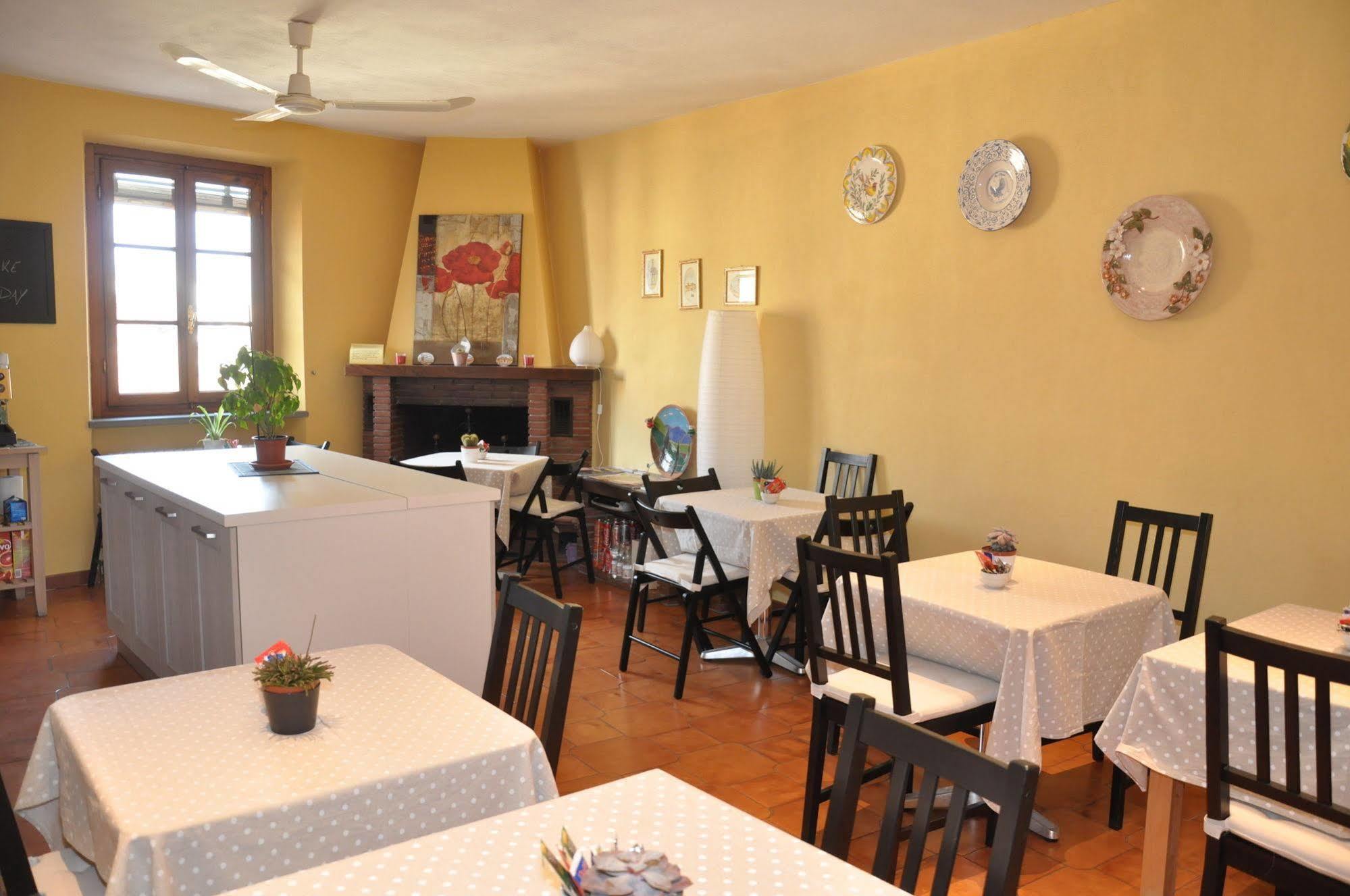 At Home Bed And Breakfast Lucca Exterior photo
